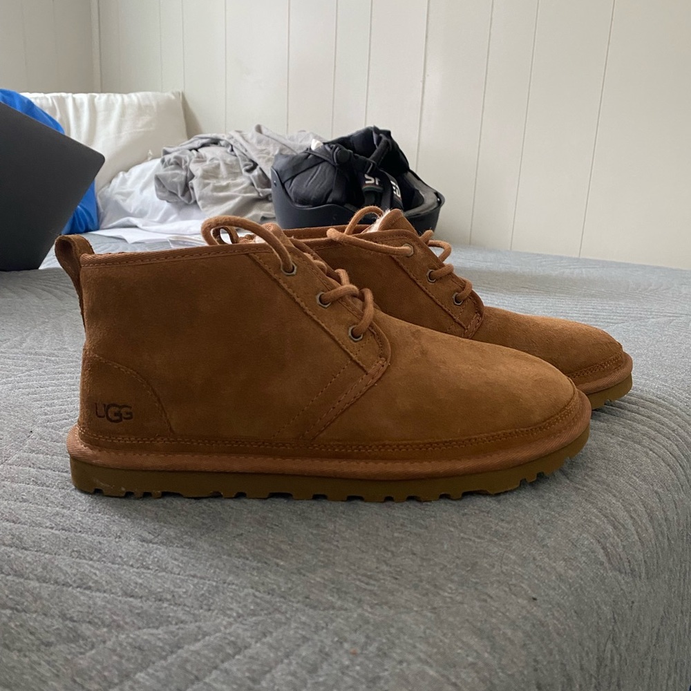 Unisex Uggs size 9 mens 10 1/2 womens